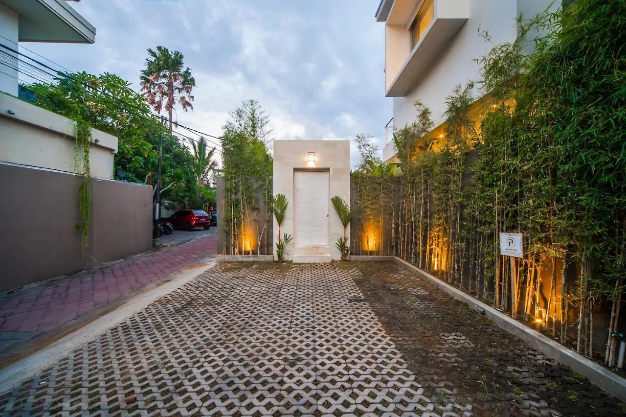 Villa Bunga-Bunga Kecil C Seminyak  Indonesia